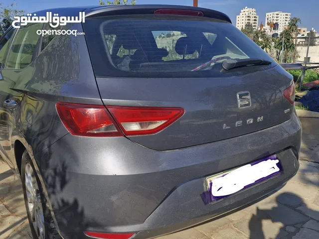 سيات ليون للبيع