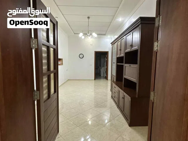 فيلا لإيجار السياحية شارع القبب تصلح تجاري أو سكني