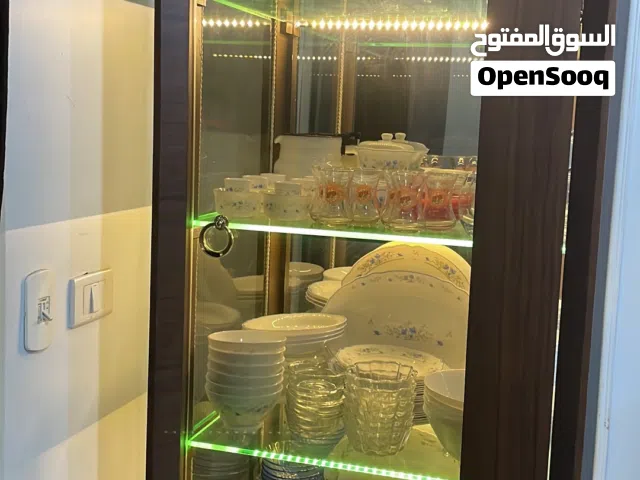 معرض فضيات للبيع