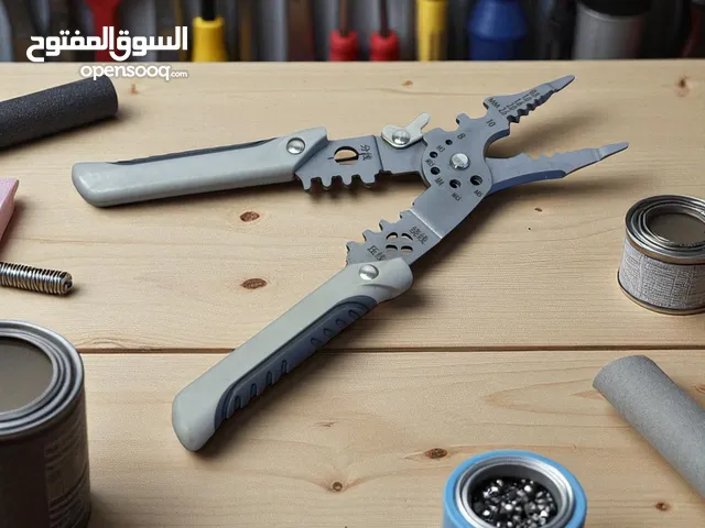 مقص متعدد الاستخدامات (كتر) صناعة عالية الجوده يجمع بين قاطع، مجرد أسلاك، ضاغط طرفيات، وقاطع براغي