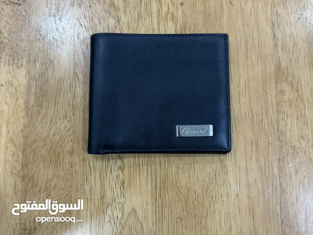 بوك شوبارد جلد اسود نظيف جدا 8 كروت وصفقتين كاش