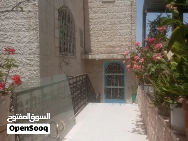 شقه للايجار ويفضل عرسان ويكون رب الأسرة موظف
