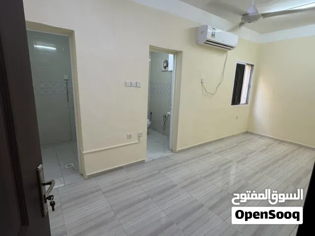 غرفة للإيجار مع حمام ومطبخ  Room for rent khuwair 17/2 Room Bathroom Kitchen