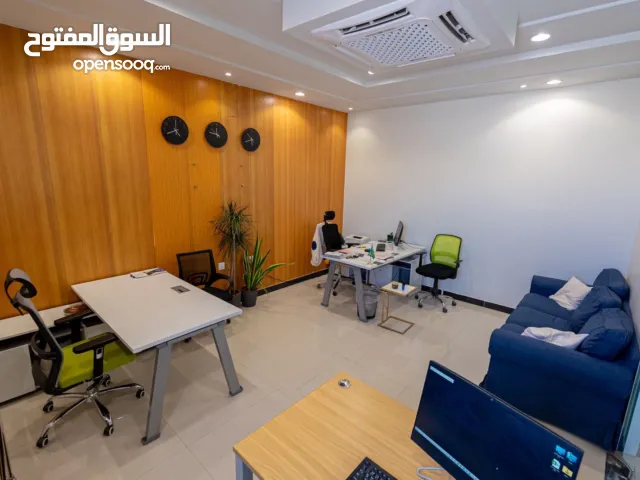 مكاتب مؤثثة لرجال الأعمال