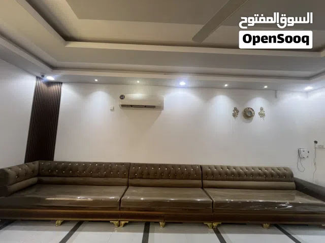 6قطع كراسي مع طاولة للبيع