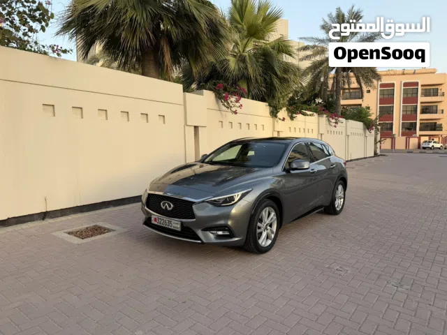 2017 Infiniti Q30 Luxe