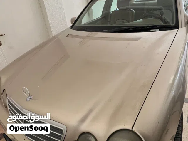 2002 مرسيدس بنز الفئة-E E 200