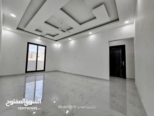 مدينةالحد/شقةراقية للبيع نظام شقتين مساحة واسعة طابق كامل