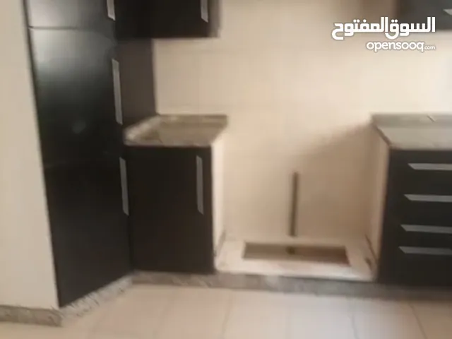 مطبخ بحالة ممتازه للبيع