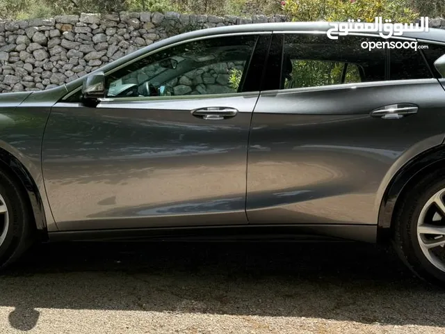 Infinity Q30