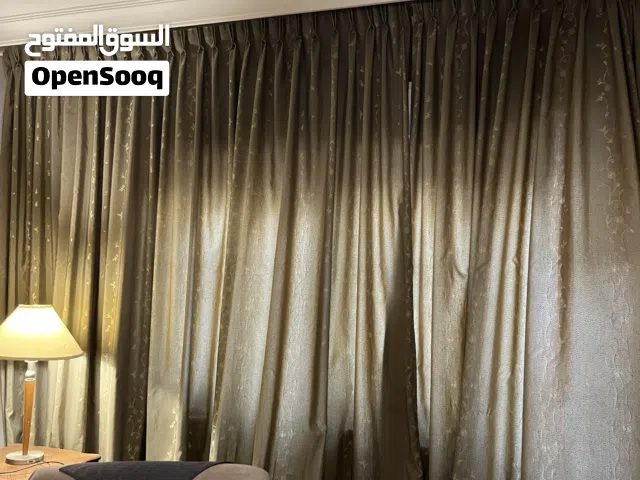 ستارة فخمة بلون زيتي راقٍ مع تطريز نقش ناعم بيع مستعجل