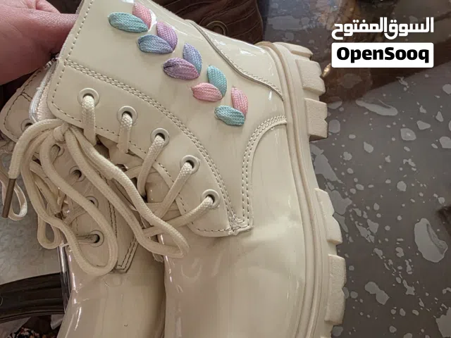 بوط شتوي بناتي