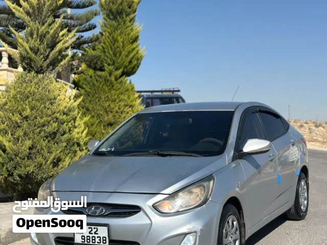 2013 Hyundai Accent Standard