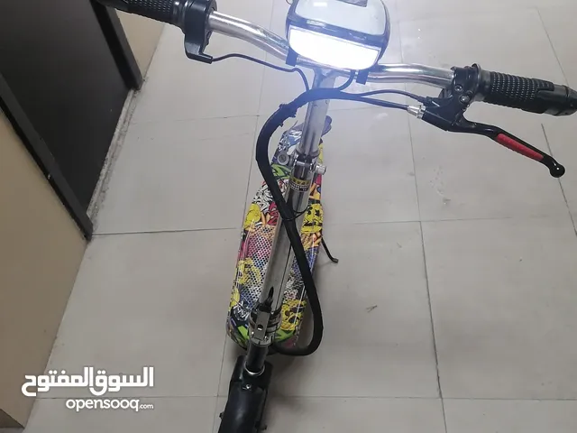 سكوتر كهربائي شغال يحتاج إلى شاحن فقط