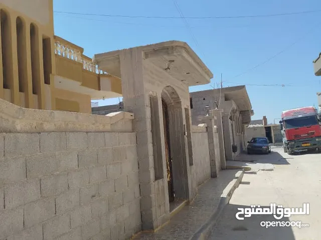 500 m2 4 Bedrooms Townhouse for Sale in Tobruk Other
