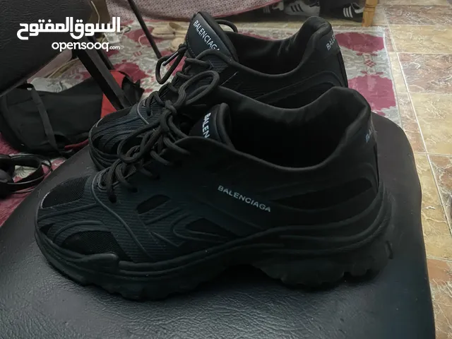جزمة Balenciga مقاس 44
