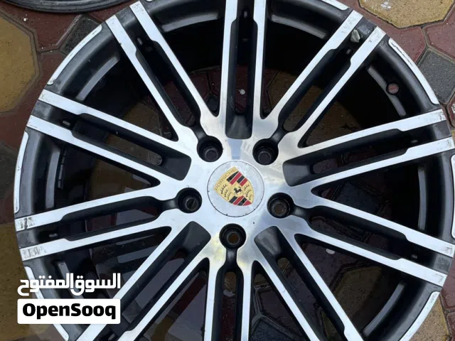 للبيع رنقات بورش كاين gts المقاس 21 او 22 مستعملات مع اربع اطارات
