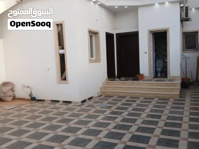 منزل واجهتين للبيع في الخله بن عون خلف مدرسه درع ليبيا
