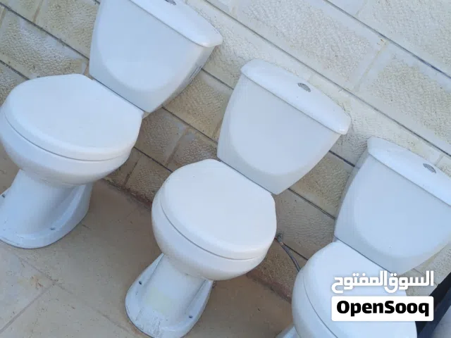 مرحاض عدد ثلاث جديد للبيع
