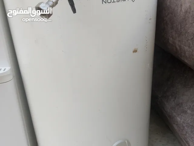 كيزر اريستون 80 لتر حاله الجديد استعمال خفيف للبيع بسعر مناسب للجميع الموقع الاذاعه والتلفزيون