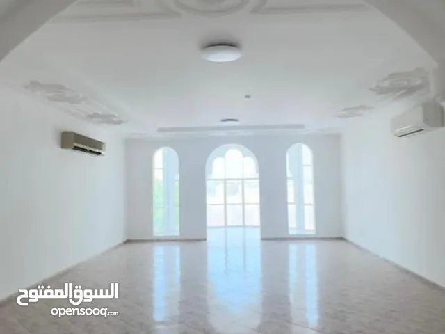 فيلا طابقين منطقة السويحات زاوية شارعين جار مساحة كبيرة تملك خليجيين.