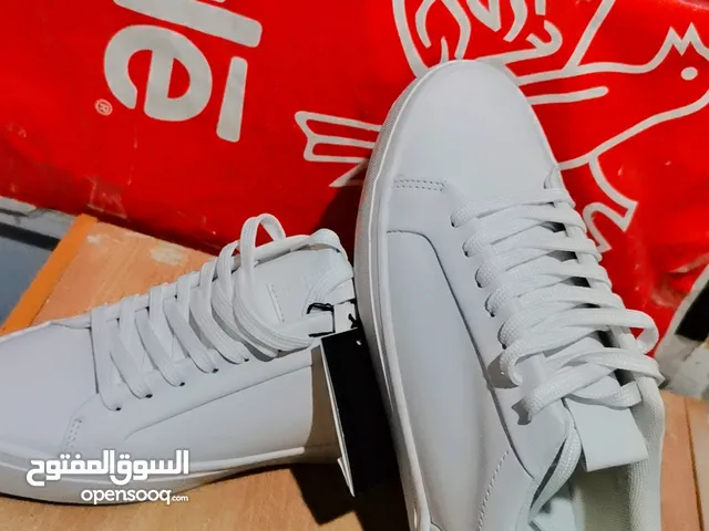 42 Casual Shoes in Hawally