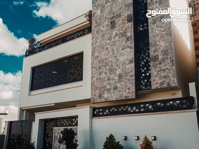 900m2 More than 6 bedrooms Villa for Sale in Tripoli Al-Serraj