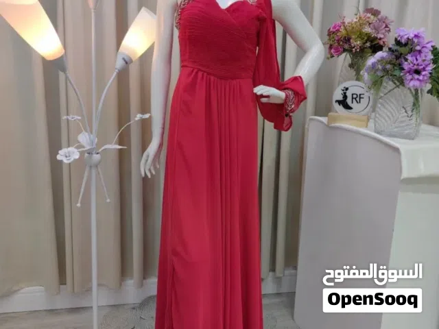 فستان سهرة أنيق جديد تسليم فوري