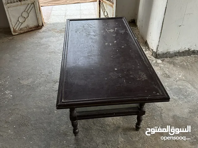 طاولة للبيع