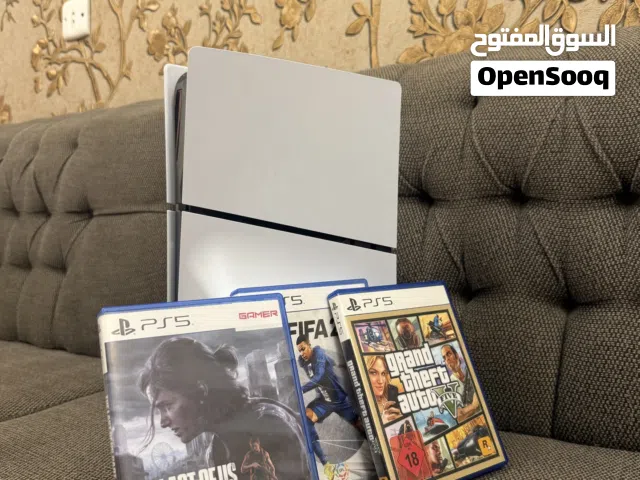 Ps5سلم للبيع شبه جديد استمعال خفيف جدا جدا ومعاه 3دسكات جميع ملحقاته وضراع واحده للبيع