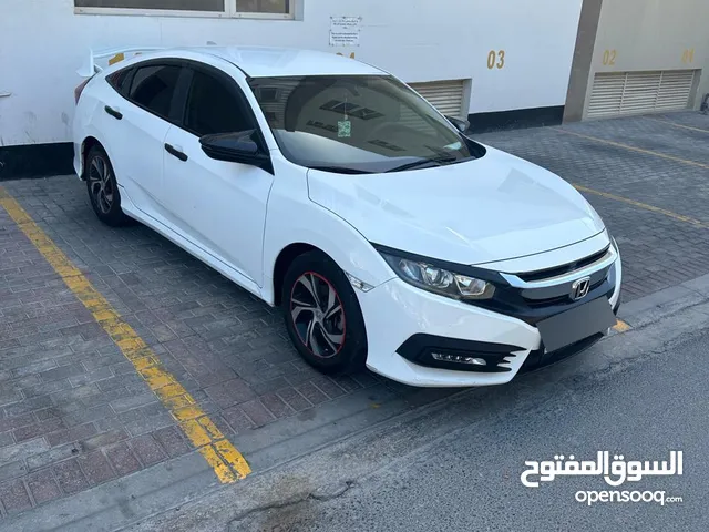 Honda civic 2017 white beautiful car in very good condition