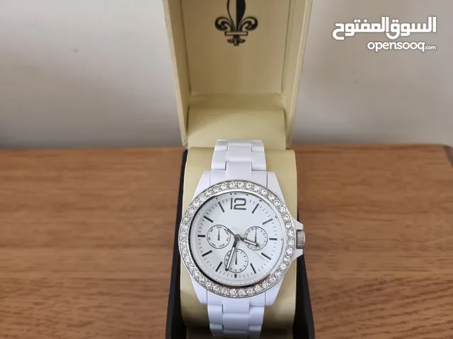 ساعة يد ستاتي لون ابيض جديده