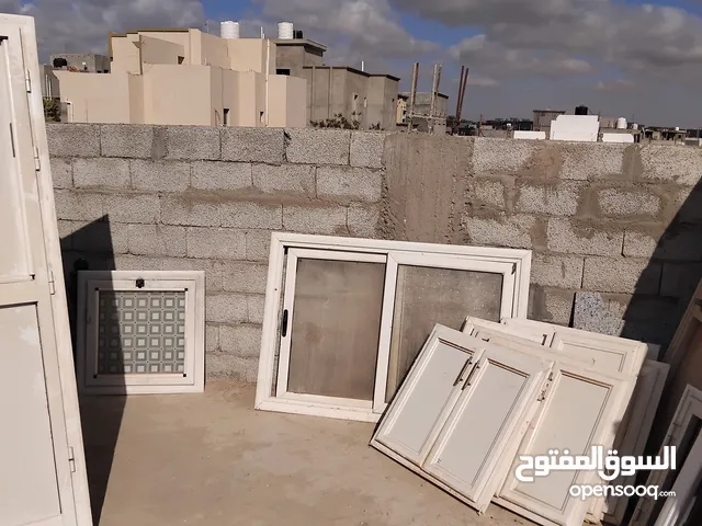 أبواب وشبابيك وأبواب دولاب مطبخ المنيوم