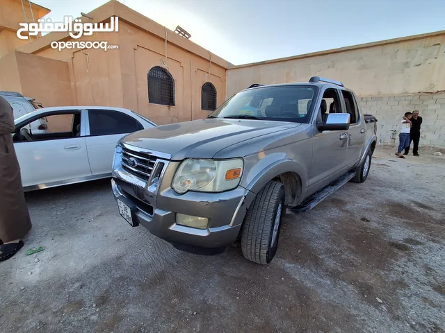 Used Ford Explorer in Ma'an