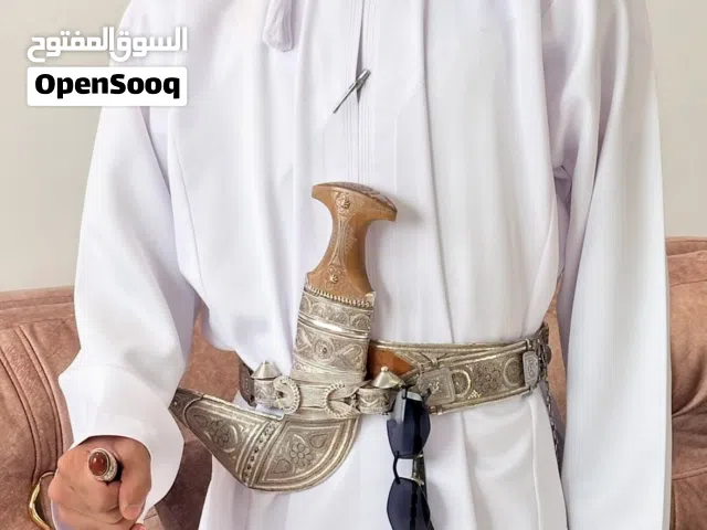 ابحث عن خناجر مثل هذلا