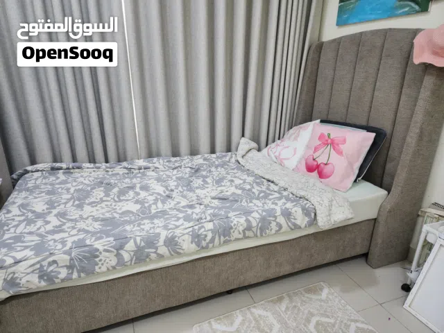 سرير مفرد ونص جديد استعمال خمس اشهر ب350