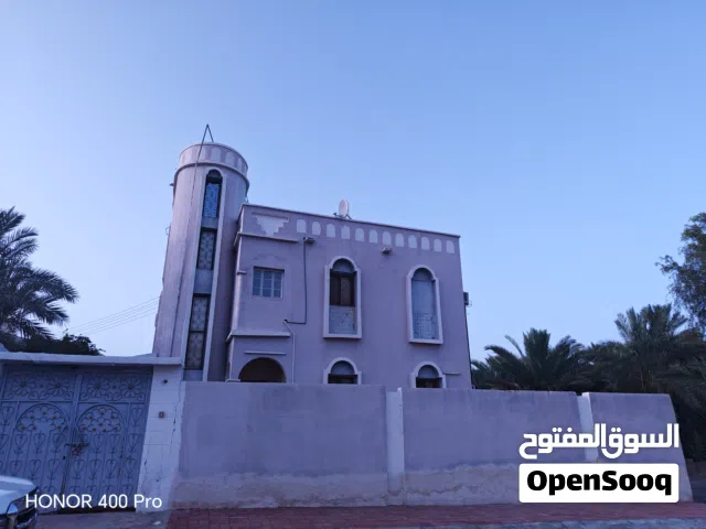 فلة طابقين مؤثثه مع شقة خلفية بمدخل خاص