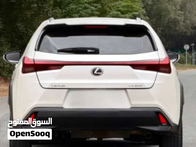 2021 لكزس UX UX 200