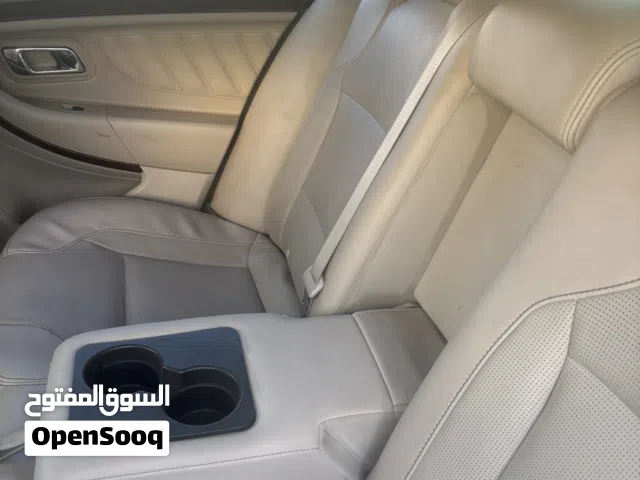 Ford Taurus 2011
