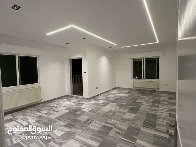 شقة 180 متر في دير غبار منطقة السابع بجانب مدارس فيلادلفيا