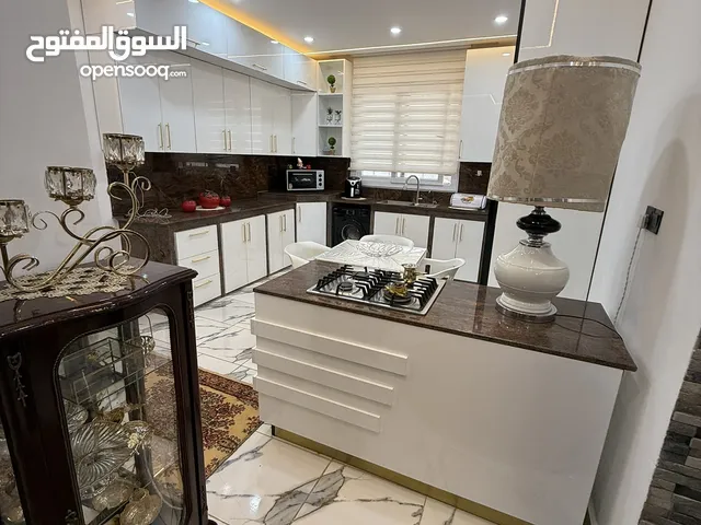 شقه بالأثاث كمباوند حي7 فينيسيا