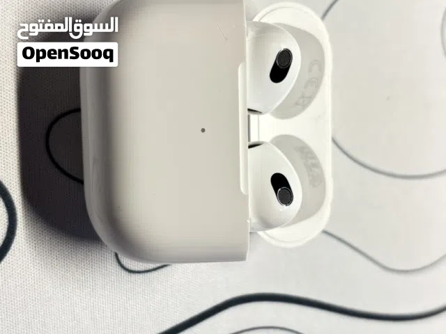 سماعه airpods 3 نضيفه جدا مافيها مشاكل استخدام كم يوم  ، شوف الوصف ،