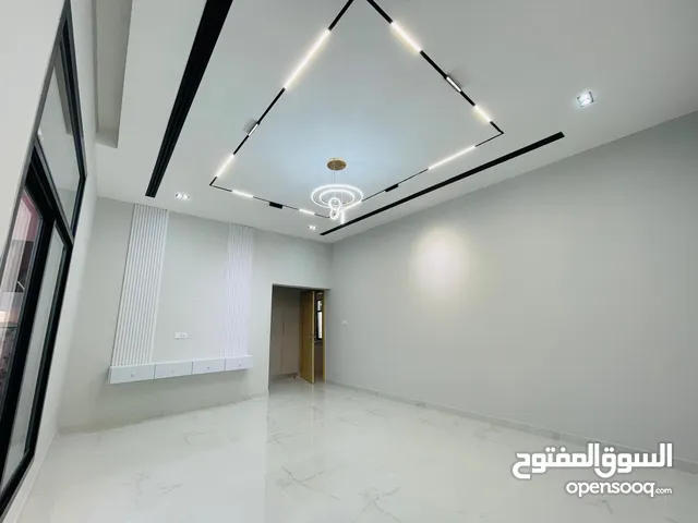 7 ft² 4 Bedrooms Villa for Sale in Sharjah Al Garayen