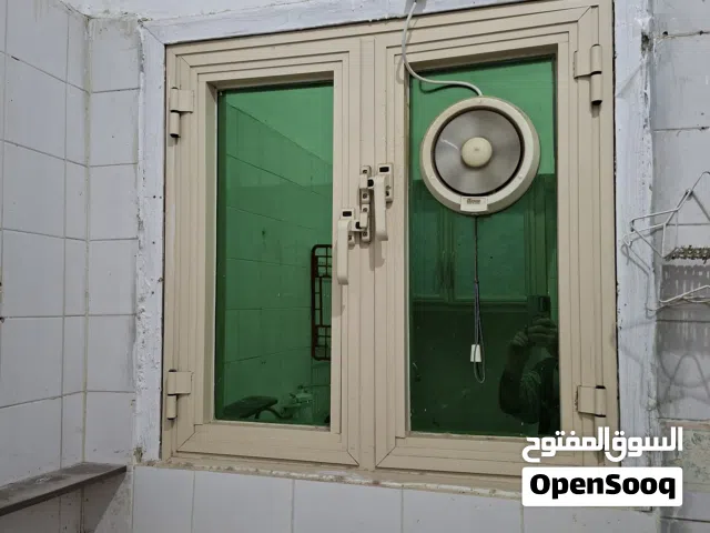 شباك ألمنيوم  بحالة جيدة جدا"  قياس تقريبا" 90'×90سم