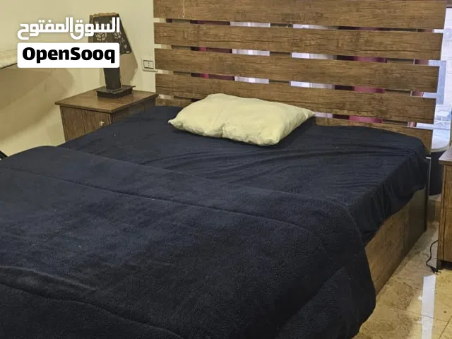 شقة مفروشه في الجبيهة حي الجامعه متوفر للايجار الشهري كل اشي غريب عليك كل الخدمات باص سوبر ماركت تفا