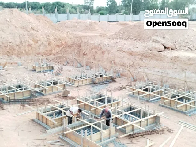 الرفع المساحي المباشر بآحدث الأجهزة وتقسيم الأراضي والإشراف وإعداد الخرائط المعمارية
