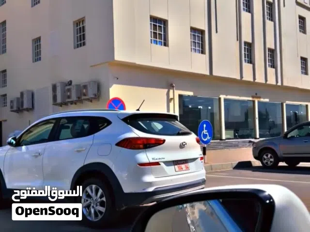فرصة للبيع مكتب تعقيب معاملات وموقع مميز ملاصق لبلدية صحار ومدخول مضمون