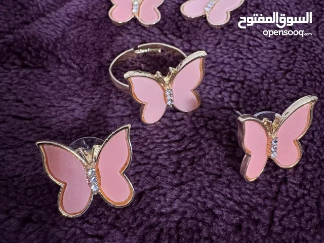 طاقم الفراشه