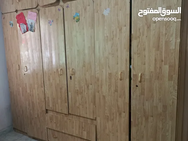 خزانه طابقين للبيع مع تختين حديد بحاله جيده ب 55د