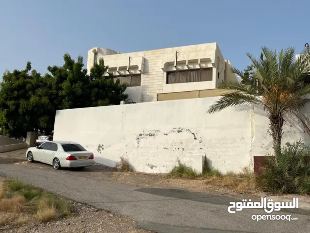 بيت مؤجر للبيع